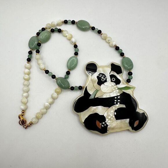 RARE Vintage 16" Lee Sands Panda with Mother of Pearl, Onyx/Jadeite necklace! - Picture 6 of 15